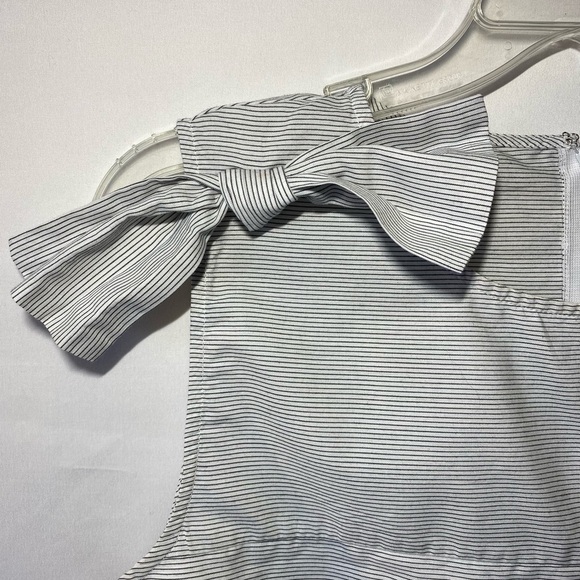 V: 𝅺Banana Republic Tank Top Women Medium Bow accented Black White Stripe - Picture 5 of 8
